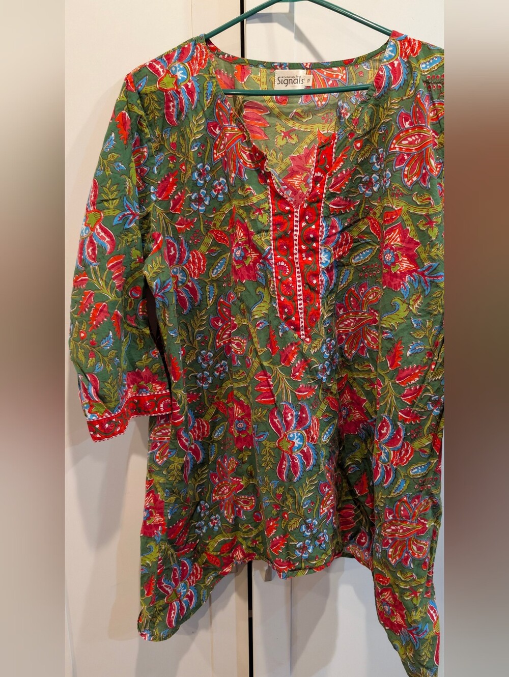 Signals Brand Green Cotton Floral Tunic with Red & Blue Accents Size 1x